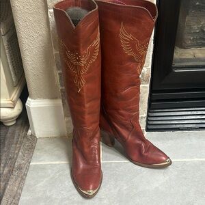 Women’s vintage Phoenix boot by Dingo. 7.5M